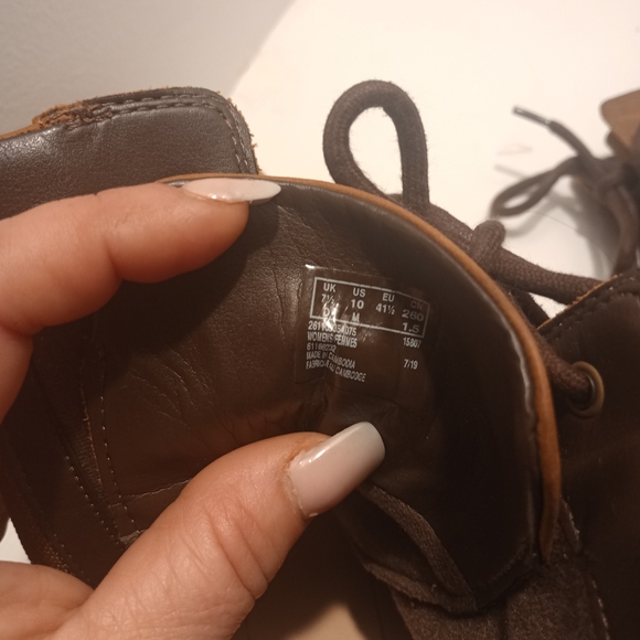 Clarks lace up with zipper on the side boots - Picture 4 of 5